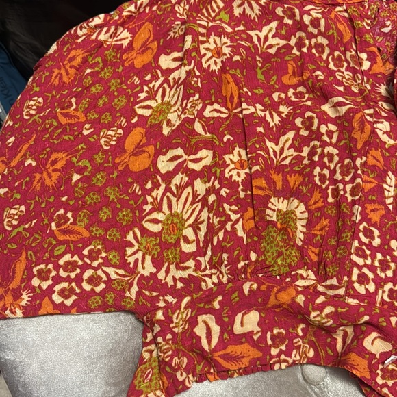 Rachel Zoe Floral Red Women's Top with elasticized waist and tie at waist - Picture 11 of 12